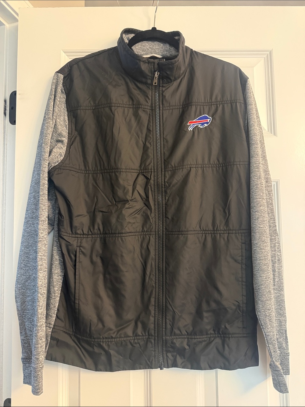 Cutter & Buck Buffalo Bills Black Quilted Front with Gray Knit-Sleeve Jacket